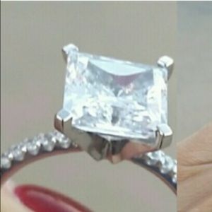 Meet your Posher, Jenny d