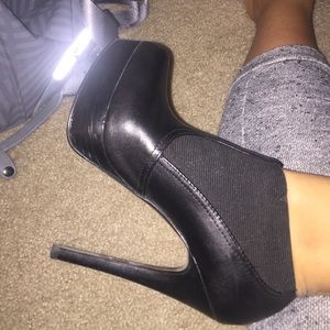 Chinese laundry booties