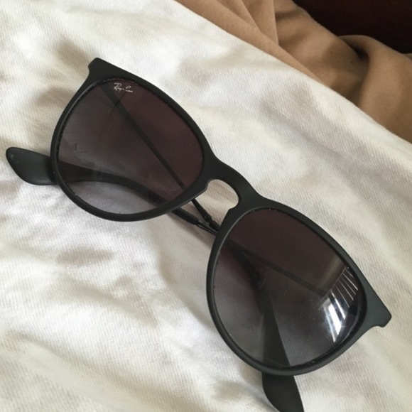 Erika Sunglasses! Authentic Ray Ban!