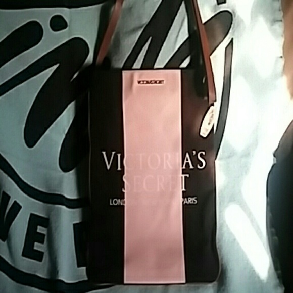 NWT victoria secret bag $78