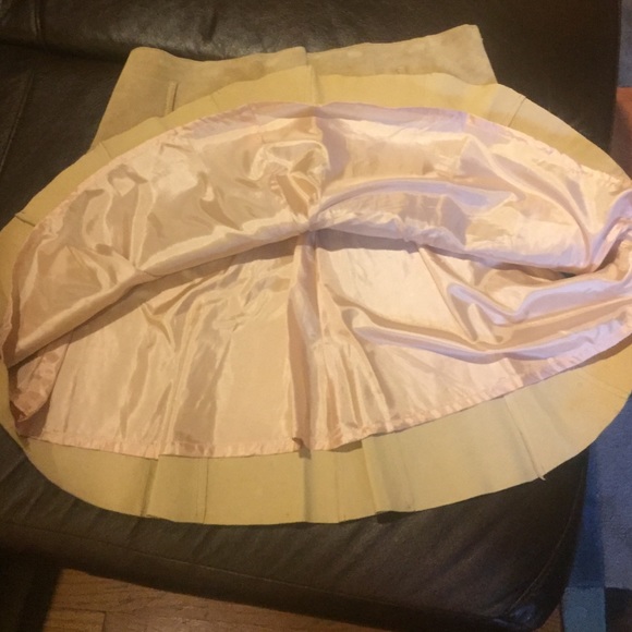 Clothes - Picture 4 of 4