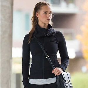 ***SOLD***Lululemon Be Present Jacket, 6, Black