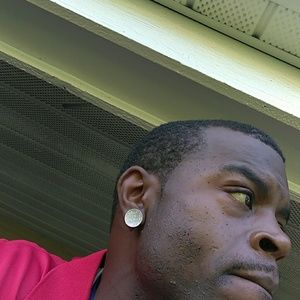 Meet your Posher, Derrick