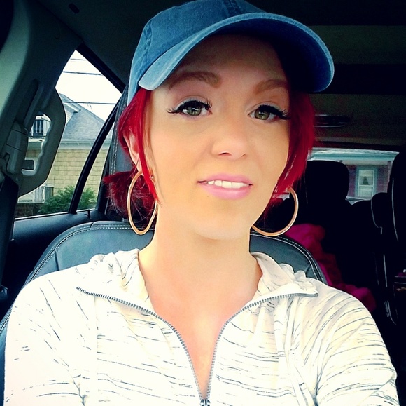 Meet your Posher, Erin - Picture 2 of 2