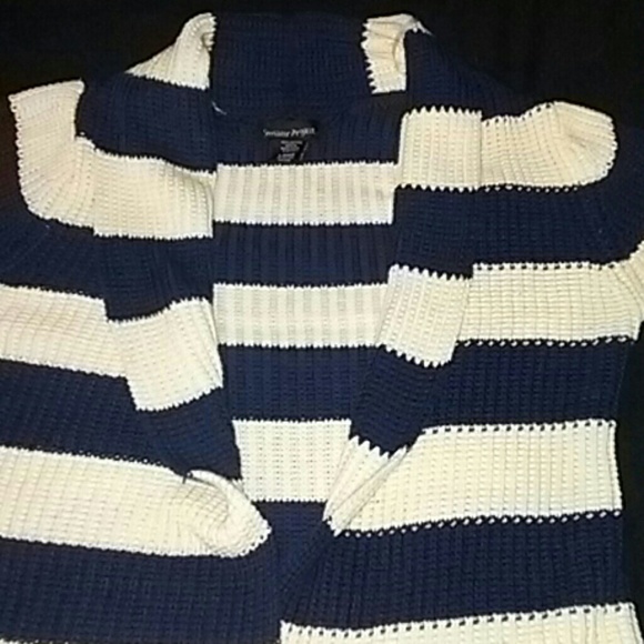 Sweater - Picture 2 of 3