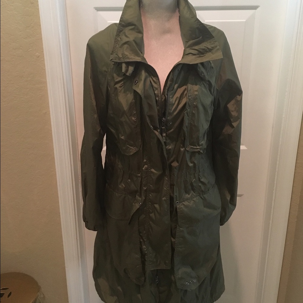 Green 3/4 length thin jacket