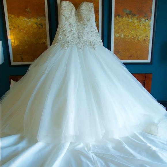 Wedding Dress - Allure
