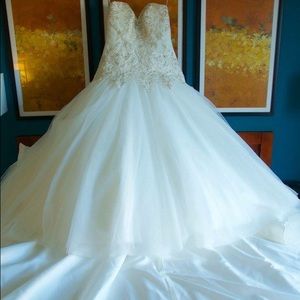 Wedding Dress - Allure