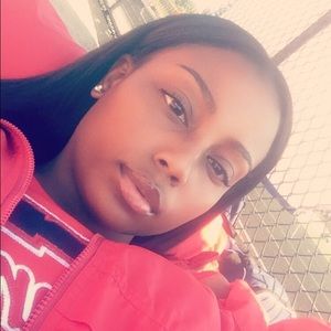 Meet your Posher, Briana