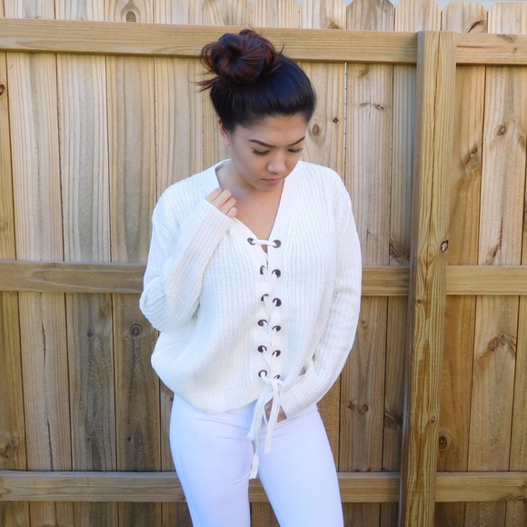 Lace up front sweater - Picture 2 of 2