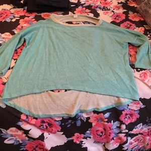 Cut open 3/4 sleeve lightweight sweatshirt