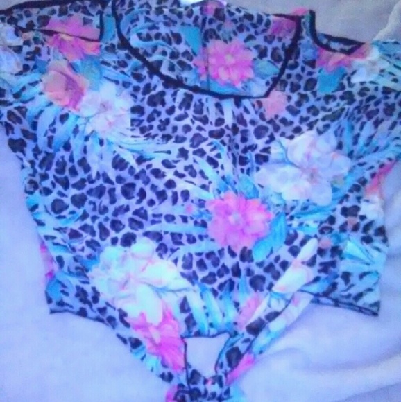Flower and animal print crop top - Picture 1 of 1