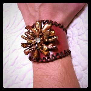 Leather and Salt water pearl bracelet