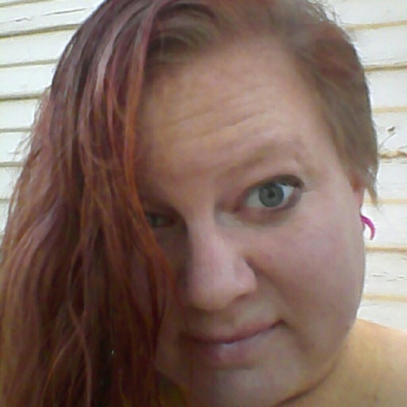 Meet your Posher, Lisa - Picture 2 of 4