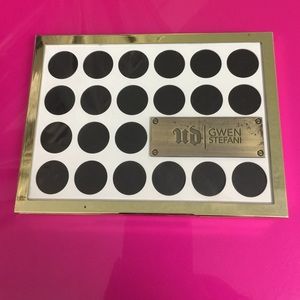 Gwen Stefani Urban Decay Eyeshadow Pallet