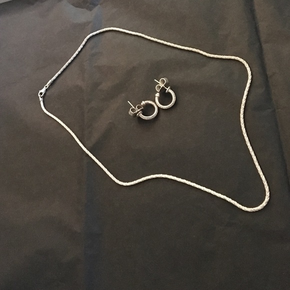 925 Silver Gorgeous Earrings & Necklace set