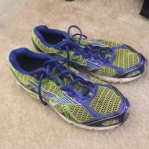 Mens mizuno running shoes size 10