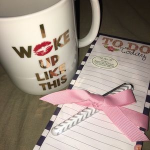 Brand new mug & notepad bundle! 💋
