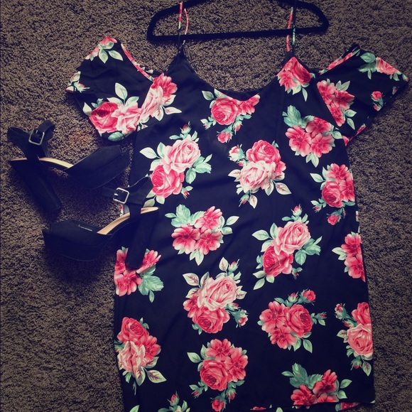 🔸Shoulder Floral Dress🔸