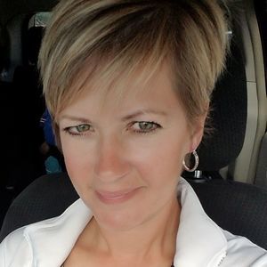 Meet your Posher, Angelia