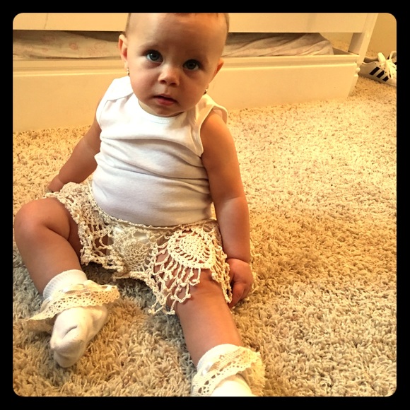 I'm selling this really cute outfit - Picture 1 of 4