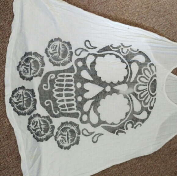 SOLD Skull tank - Picture 1 of 4