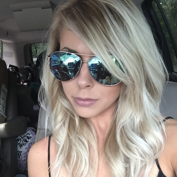 Meet your Posher, Raelena