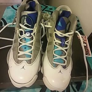 Size 5.5y jordans