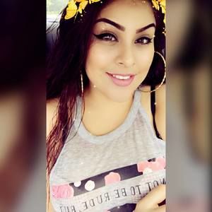 Meet your Posher, Roxanne