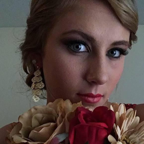 Meet your Posher, Krista - Picture 1 of 1