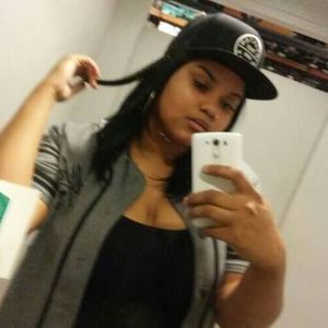 Meet your Posher, Lorie