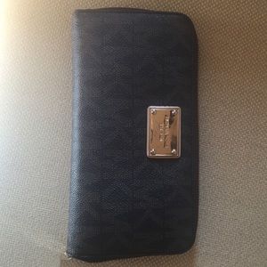 An original Michael Kors wallet