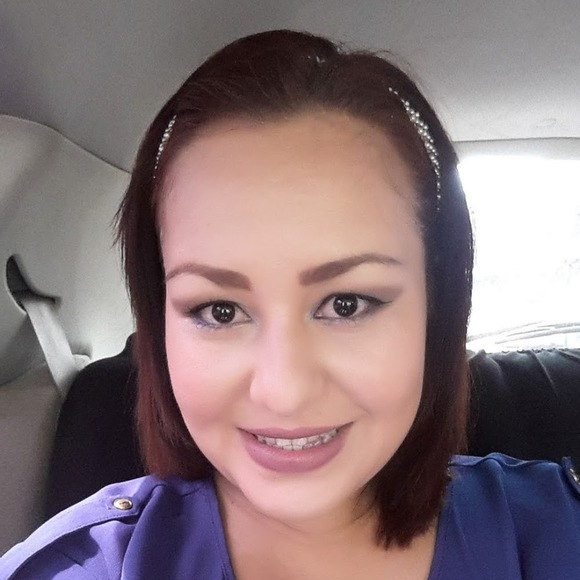 Meet your Posher, Evelyn