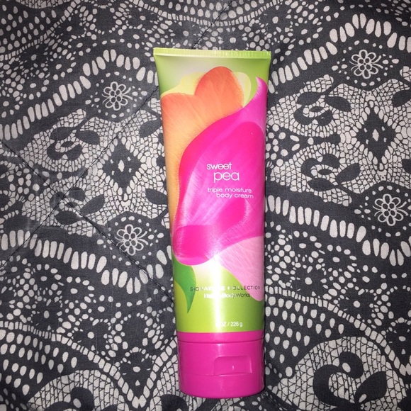 Never used Bath & Body Works body cream. Sweet pea