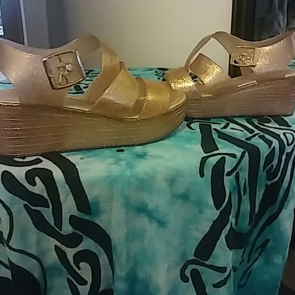 Gold shimmery stackers!! - Picture 1 of 3