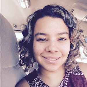 Meet your Posher, Crystal