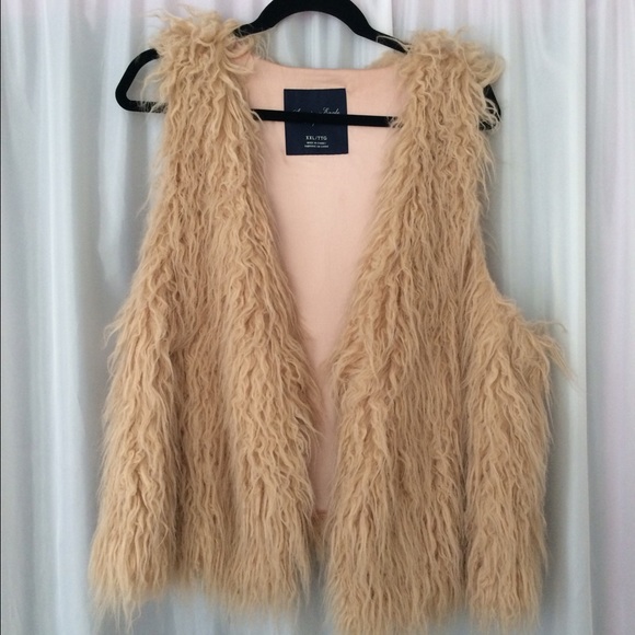 🔸Cute fluffy faux fur vest🔸