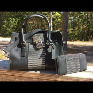 Micheal Kors purse and wallet!