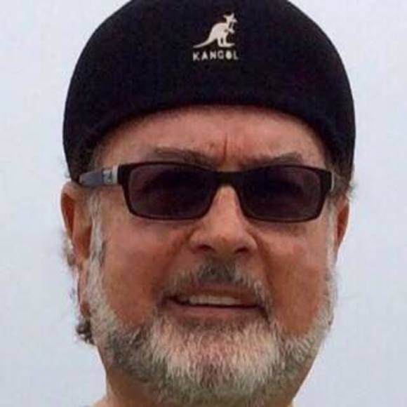 Meet your Posher, Carlos