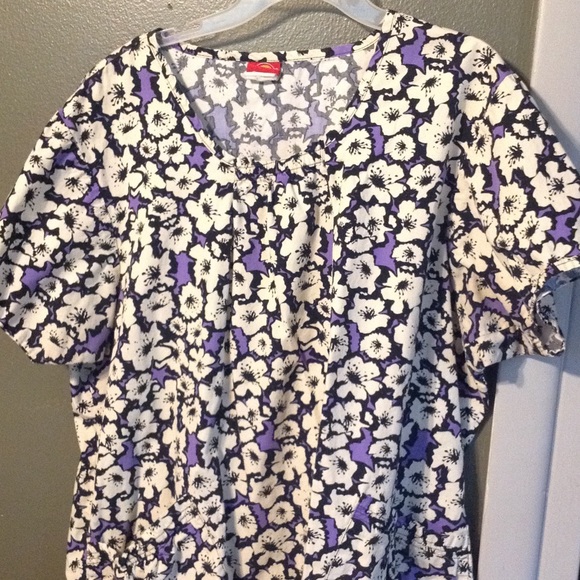 Scrub top