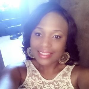 Meet your Posher, Adrienne