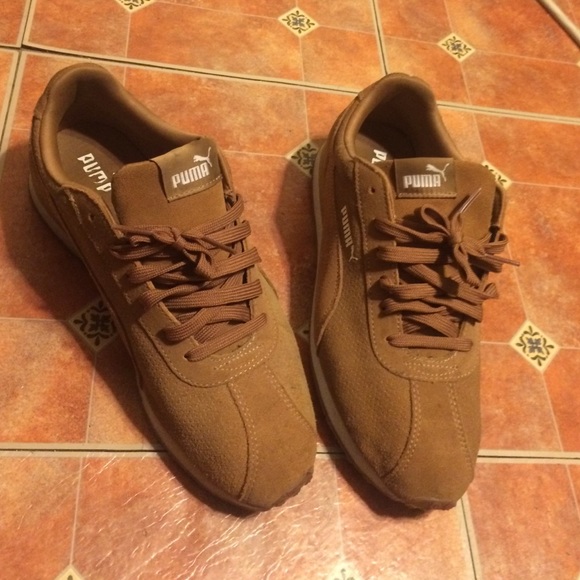 Puma white and gold still in good condition - Picture 1 of 4