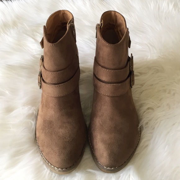 •Ankle Buckle Booties• - Picture 3 of 5