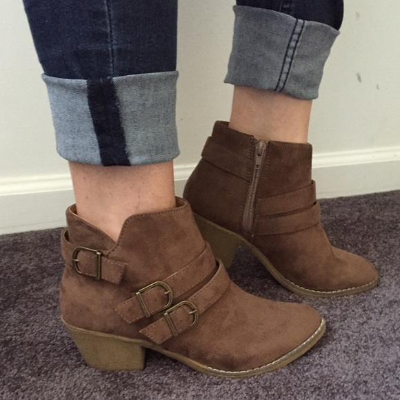 •Ankle Buckle Booties• - Picture 4 of 5