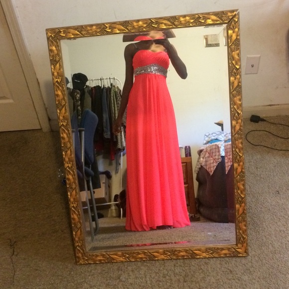 Prom dress - Picture 2 of 4