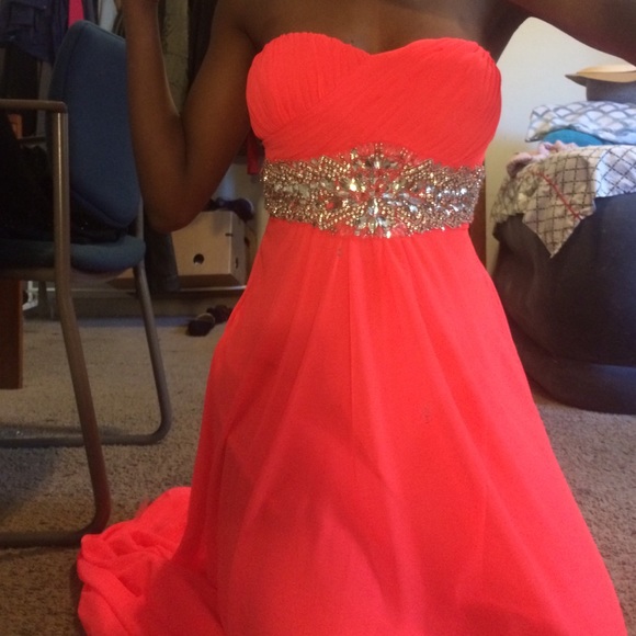 Prom dress - Picture 3 of 4