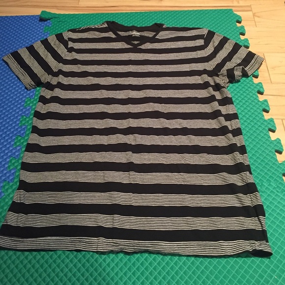 Mossimo V Neck Tshirt