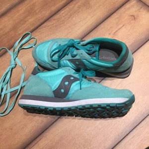Teal saucony shoes