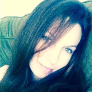 Meet your Posher, April