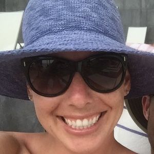 Meet your Posher, Nora